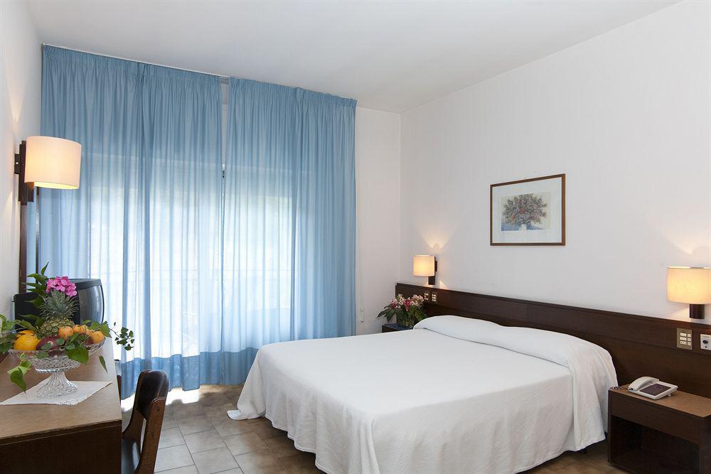 Hotel Serapo Гаета Екстер'єр фото