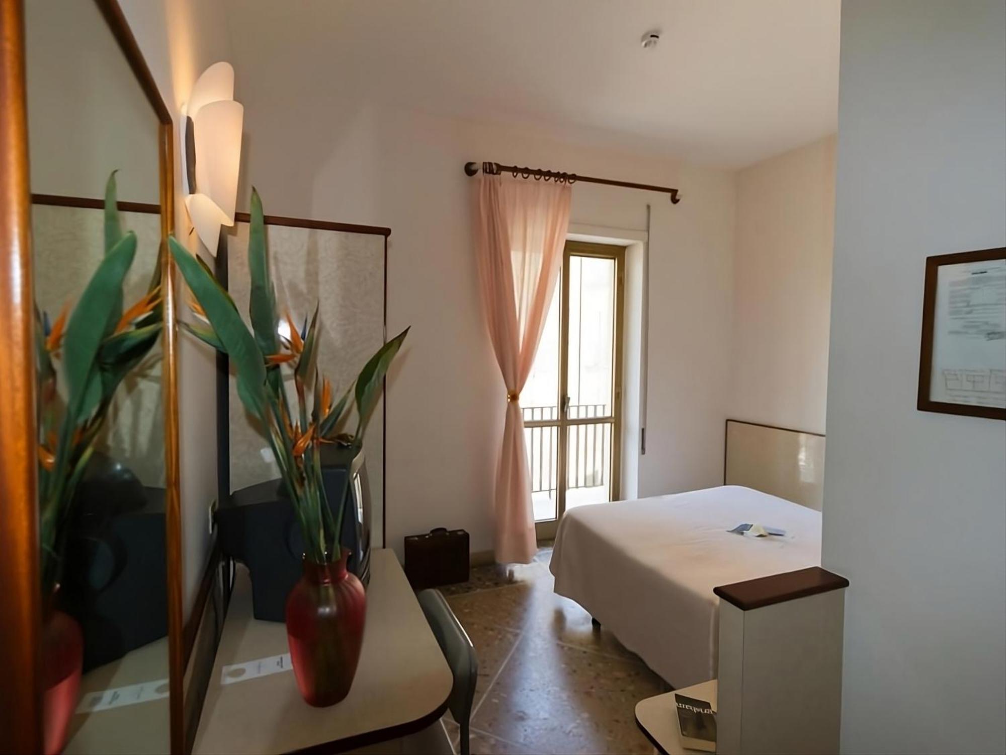 Hotel Serapo Гаета Екстер'єр фото
